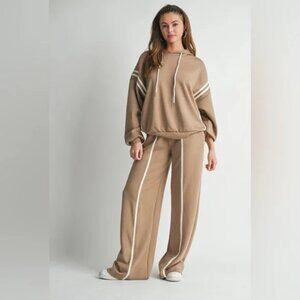 NEW Sweatshirt Hoodie and Pant Set in Taupe, Size L/XL